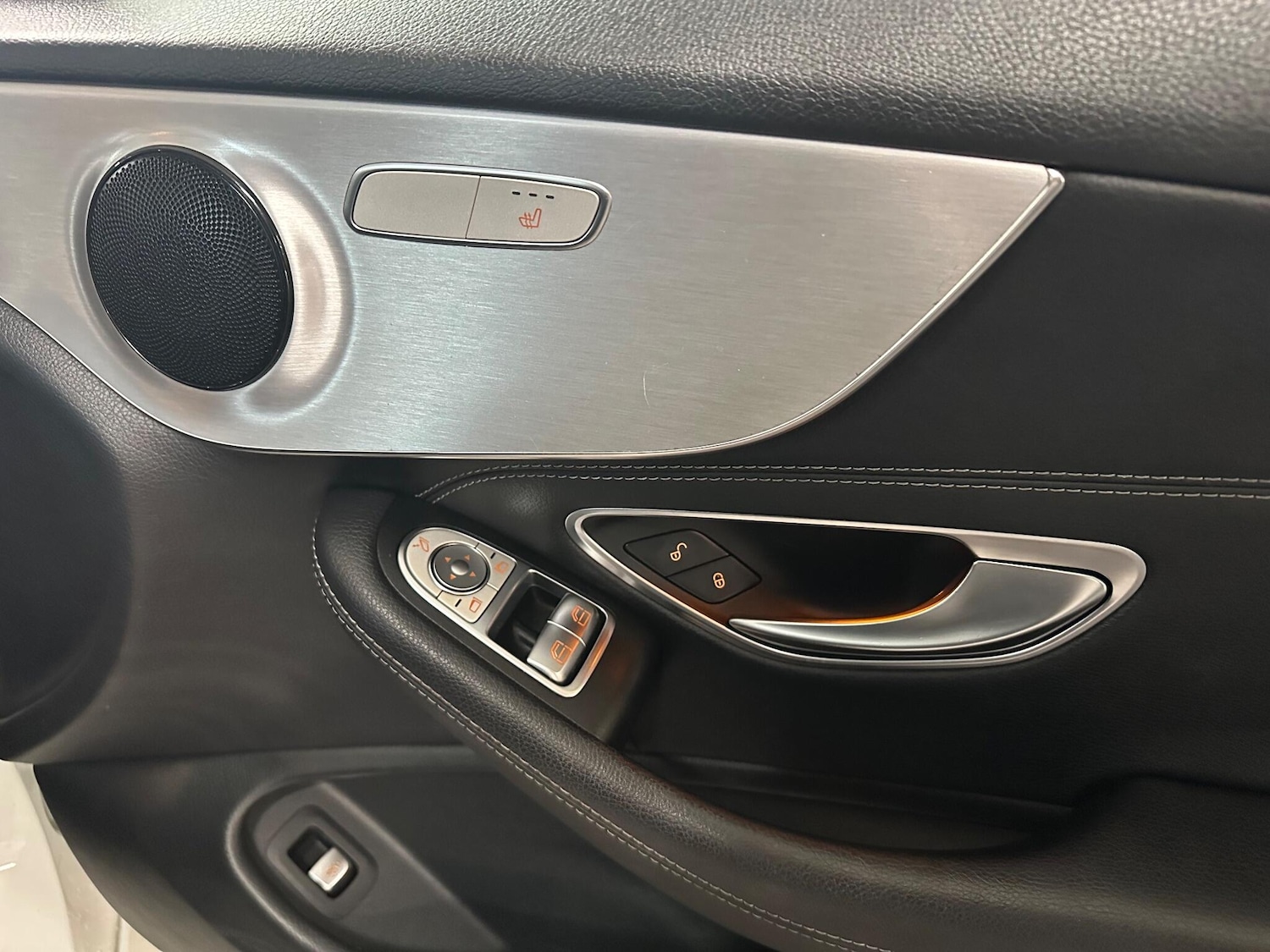 Used Mercedes-Benz C Class 2019 for sale - 76371370: Photo 9