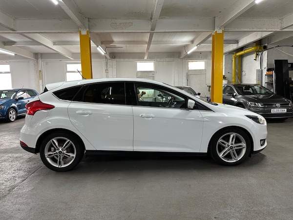 Used Ford Focus 2017 for sale - 75060542: Photo 2