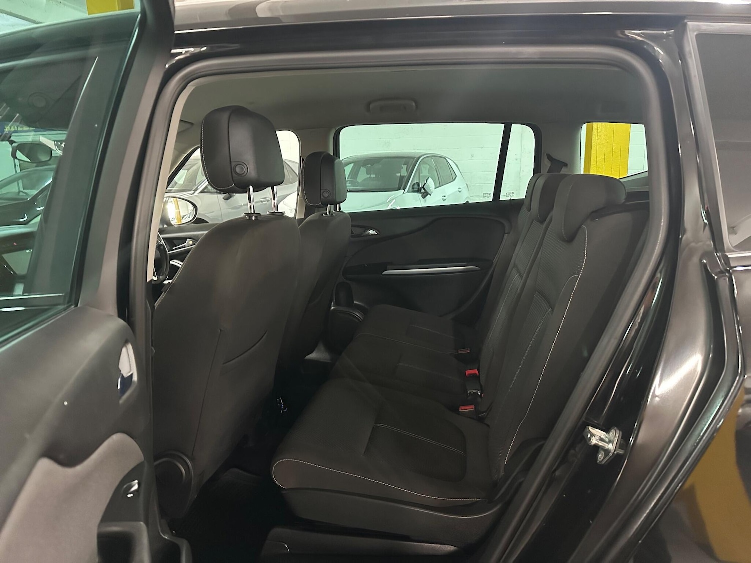 Used Vauxhall Zafira Tourer 2016 for sale - 76307740: Photo 11