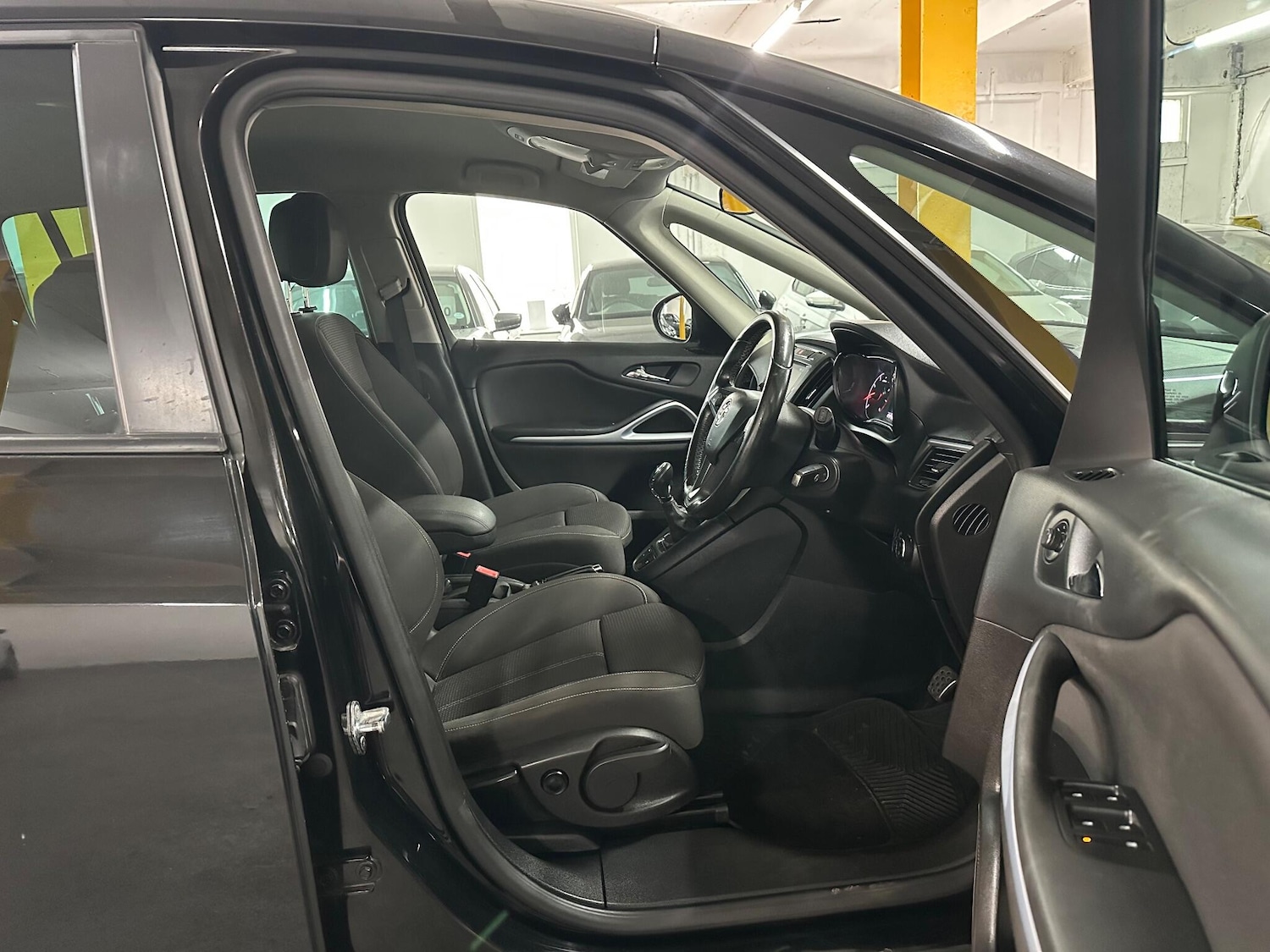 Used Vauxhall Zafira Tourer 2016 for sale - 76307740: Photo 9