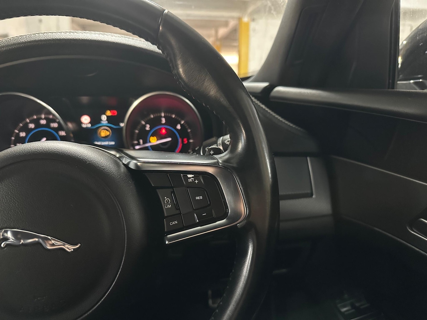 Used Jaguar XF 2016 for sale - 76988296: Photo 25