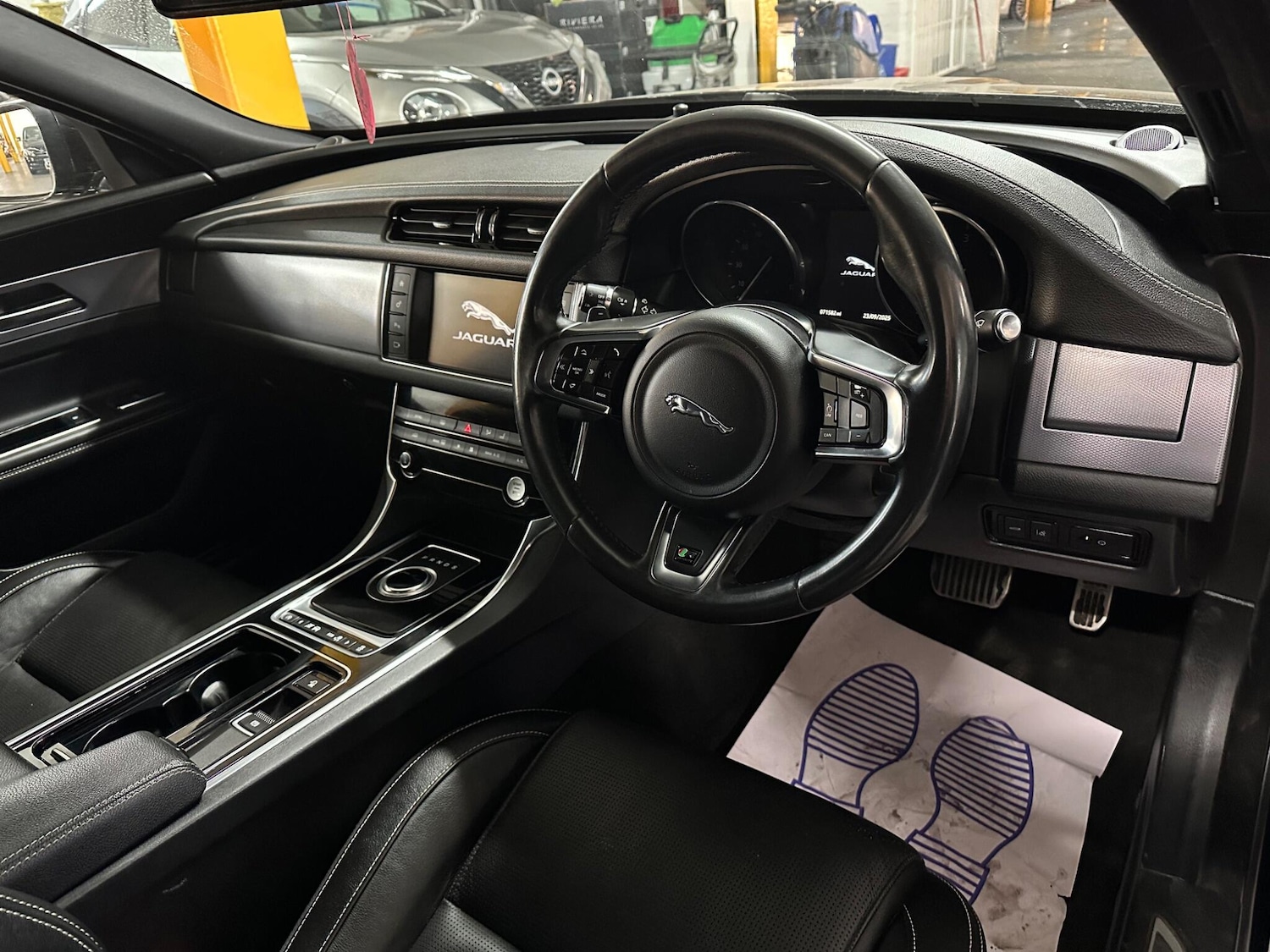 Used Jaguar XF 2016 for sale - 76988296: Photo 9