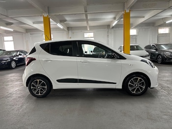 Used Hyundai i10 2018 for sale - 76349056: Photo