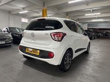 Used Hyundai i10 2018 for sale - 76349056: Photo