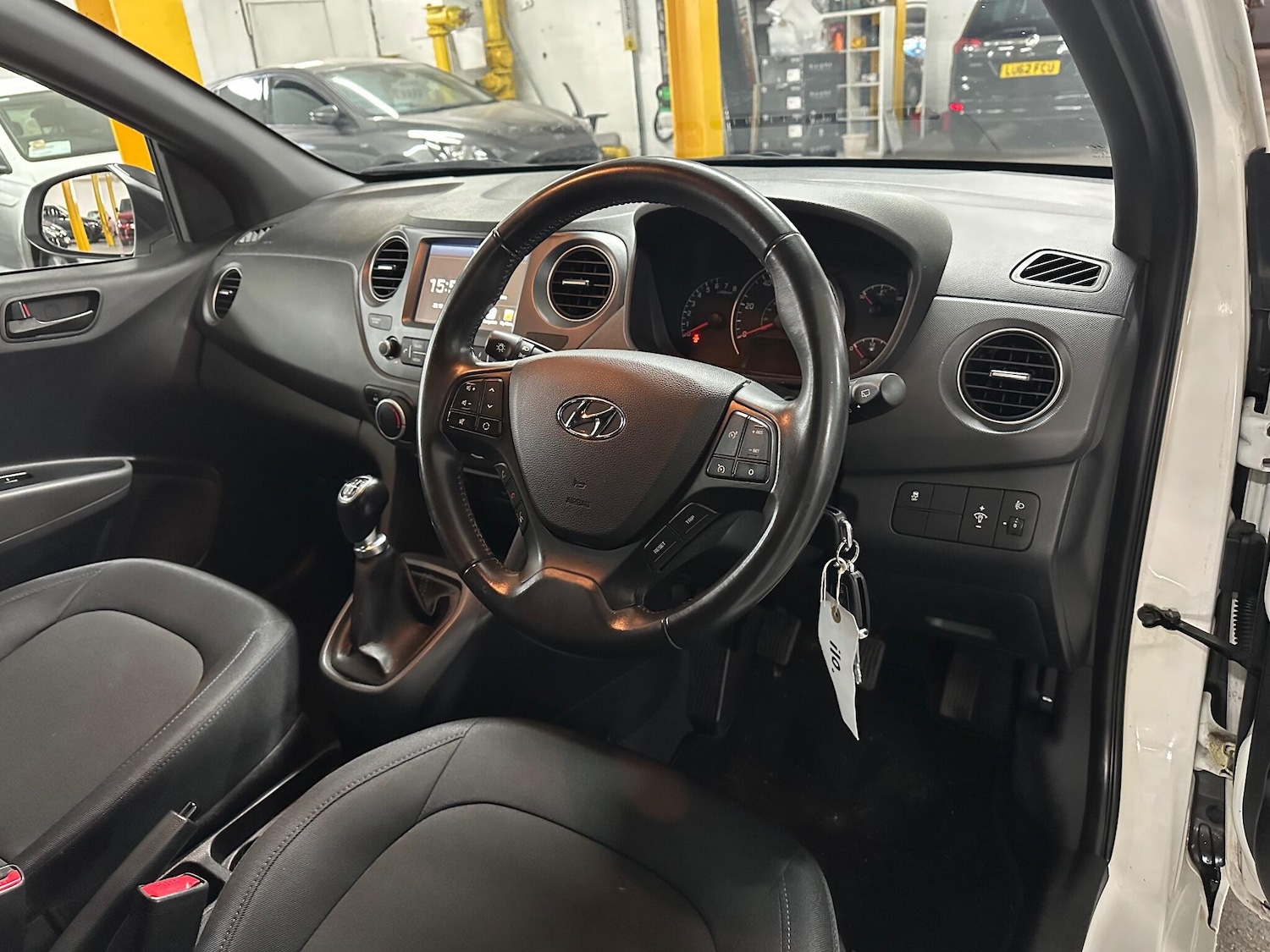 Used Hyundai i10 2018 for sale - 76349056: Photo 9