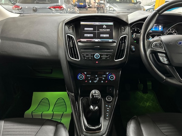 Used Ford Focus 2015 for sale - 76240054: Photo 30