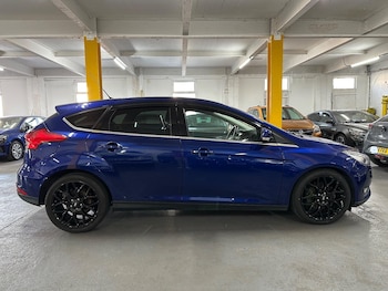 Used Ford Focus 2015 for sale - 76240054: Photo 3