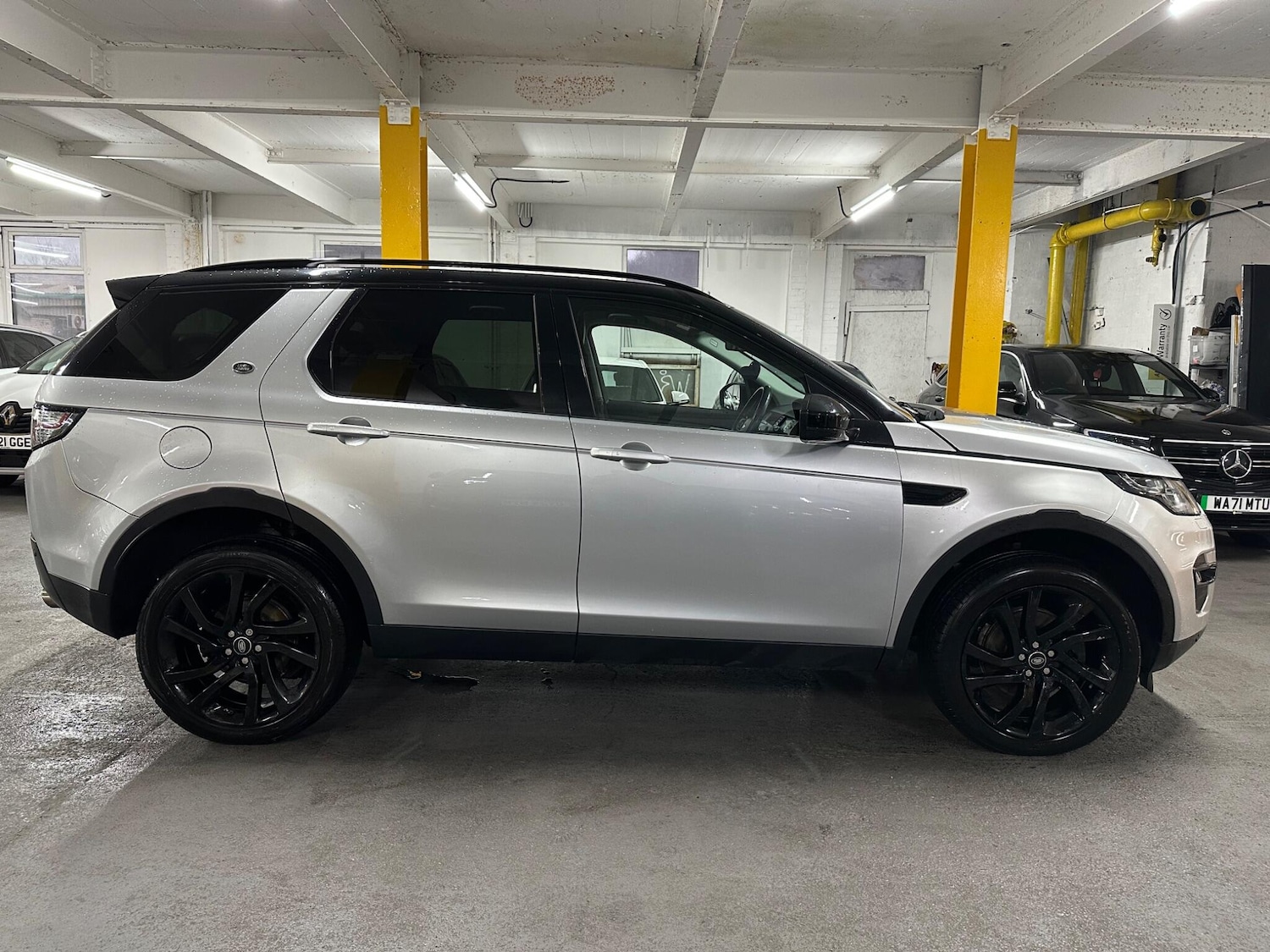 Used Land Rover Discovery Sport 2017 for sale - 77305037: Photo 3