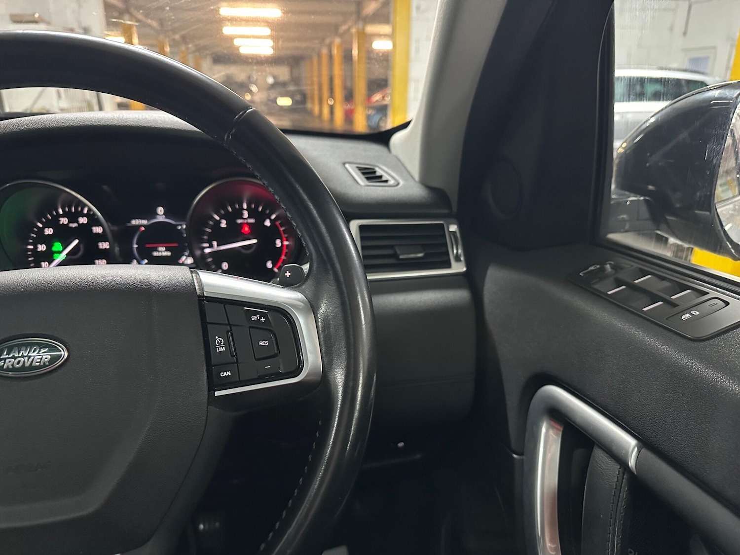 Used Land Rover Discovery Sport 2017 for sale - 77305037: Photo 31