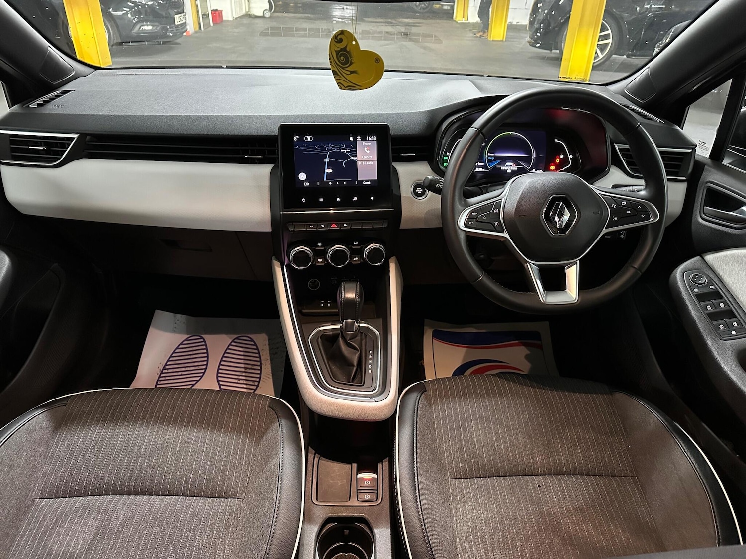 Used Renault Clio 2022 for sale - 76612801: Photo 17