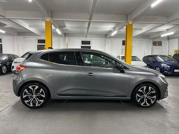 Used Renault Clio 2022 for sale - 76612801: Photo