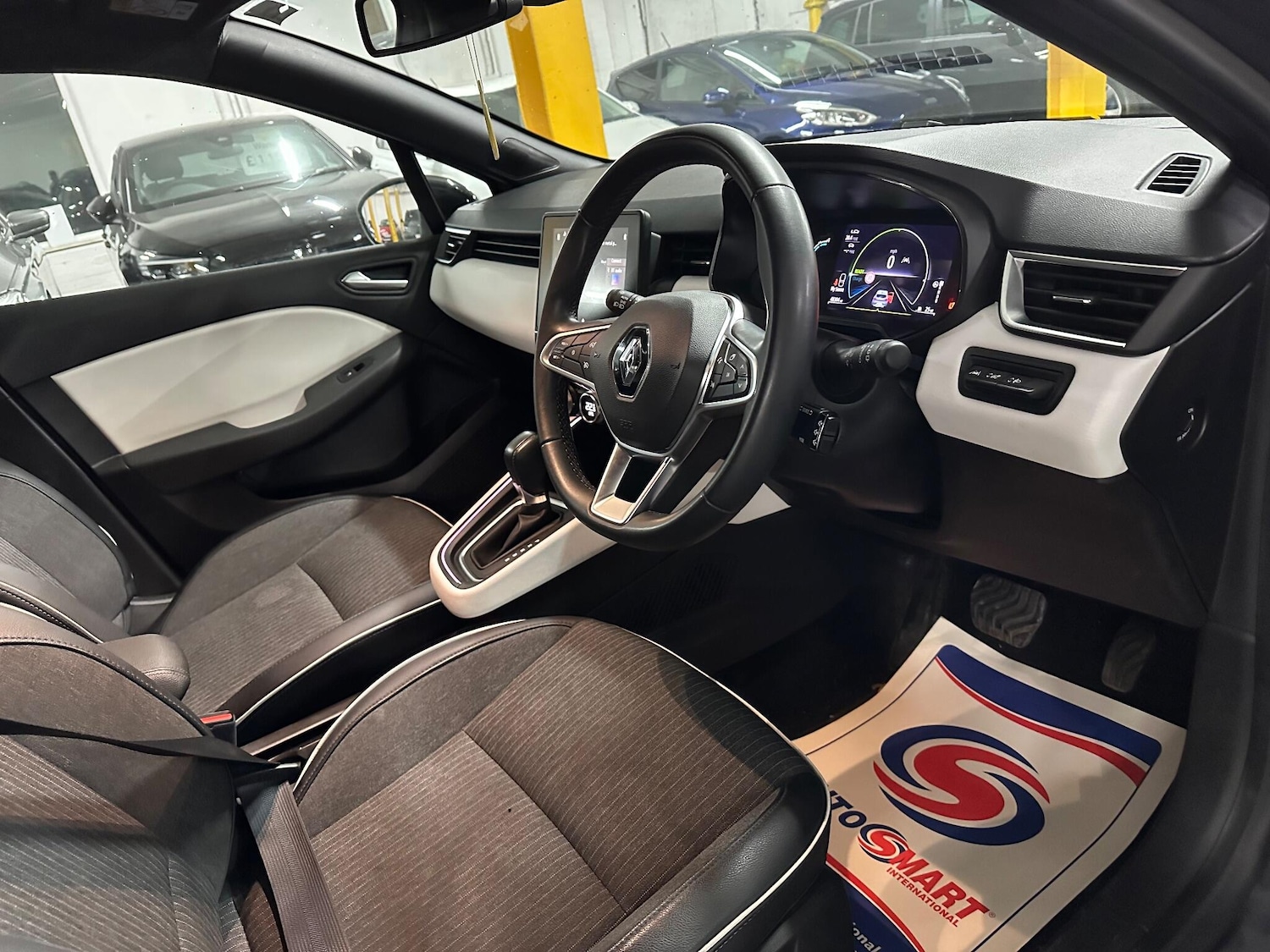 Used Renault Clio 2022 for sale - 76612801: Photo 9