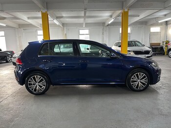 Used Volkswagen Golf 2017 for sale - 78127374: Photo