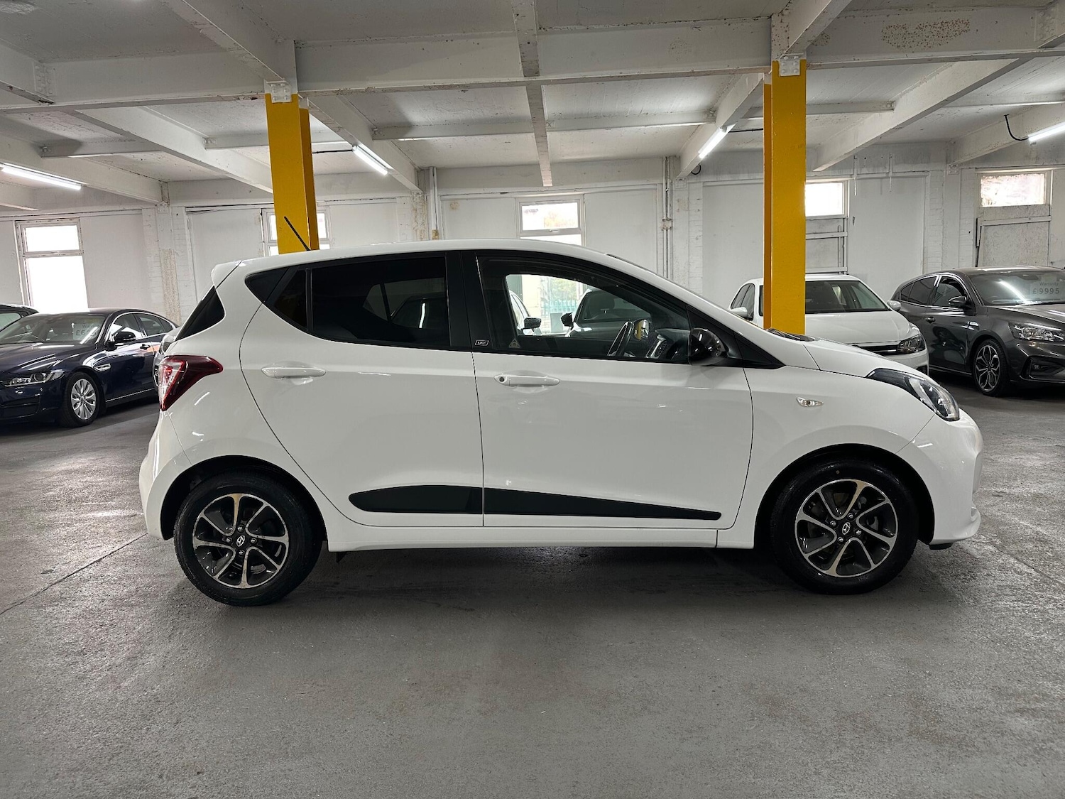 Used Hyundai i10 for sale - 77550522: Photo 2