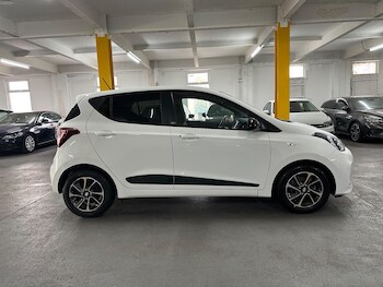 Used Hyundai i10 2018 for sale - 77550522: Photo