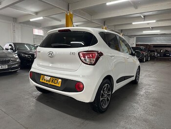 Used Hyundai i10 2018 for sale - 77550522: Photo