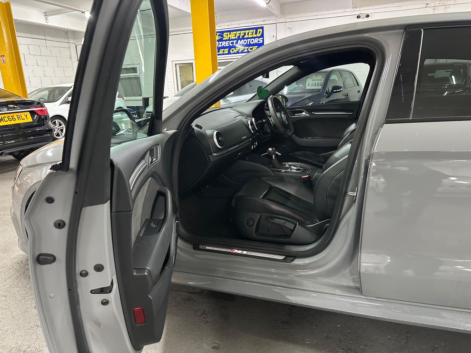 Used Audi RS3 2018 for sale - 76042189: Photo 15