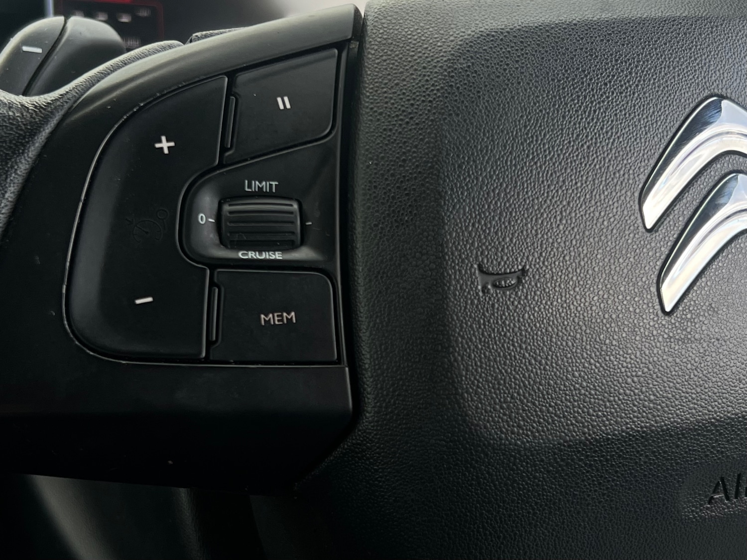 Used Citroen C4 Cactus 2016 for sale - 77245120: Photo 13