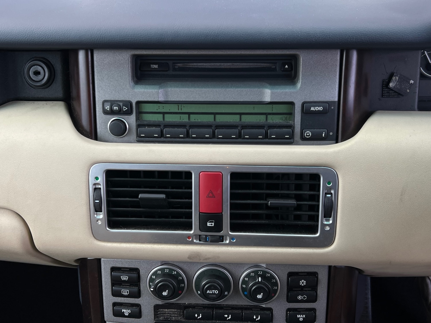 Used Land Rover Range Rover 2004 for sale - 76625639: Photo 11