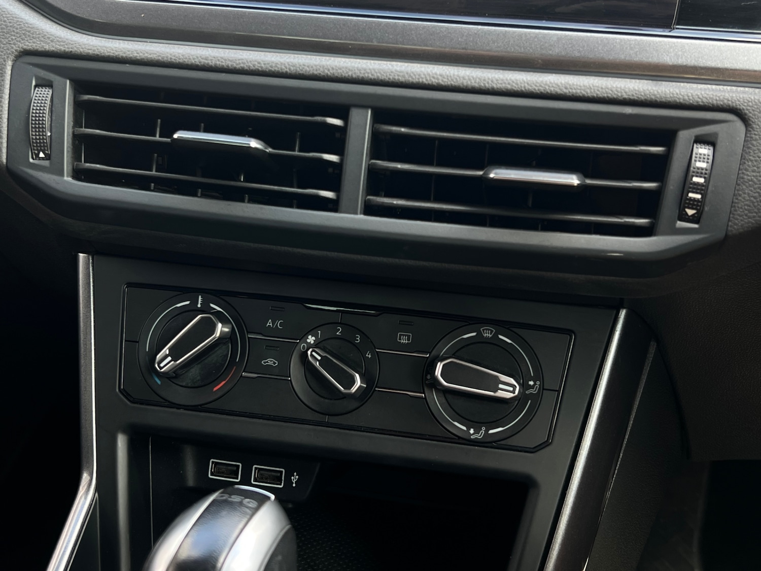 Used Volkswagen Polo 2019 for sale - 76234213: Photo 9