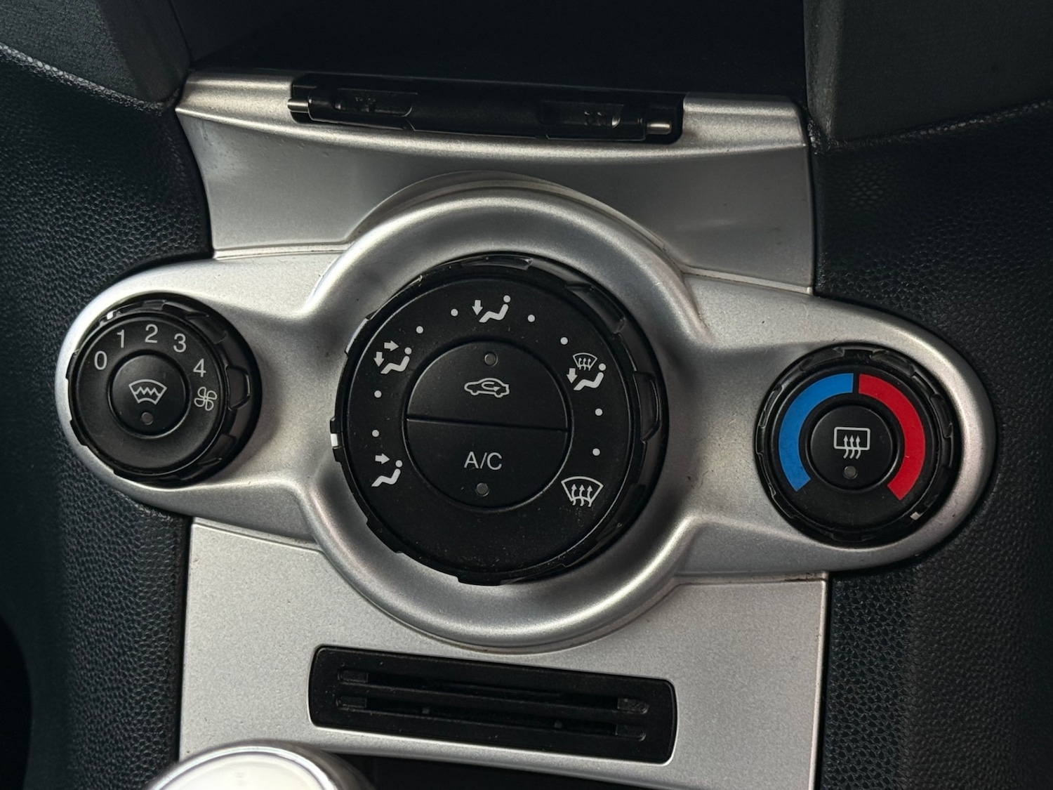 Used Ford Fiesta 2009 for sale - 76243353: Photo 9