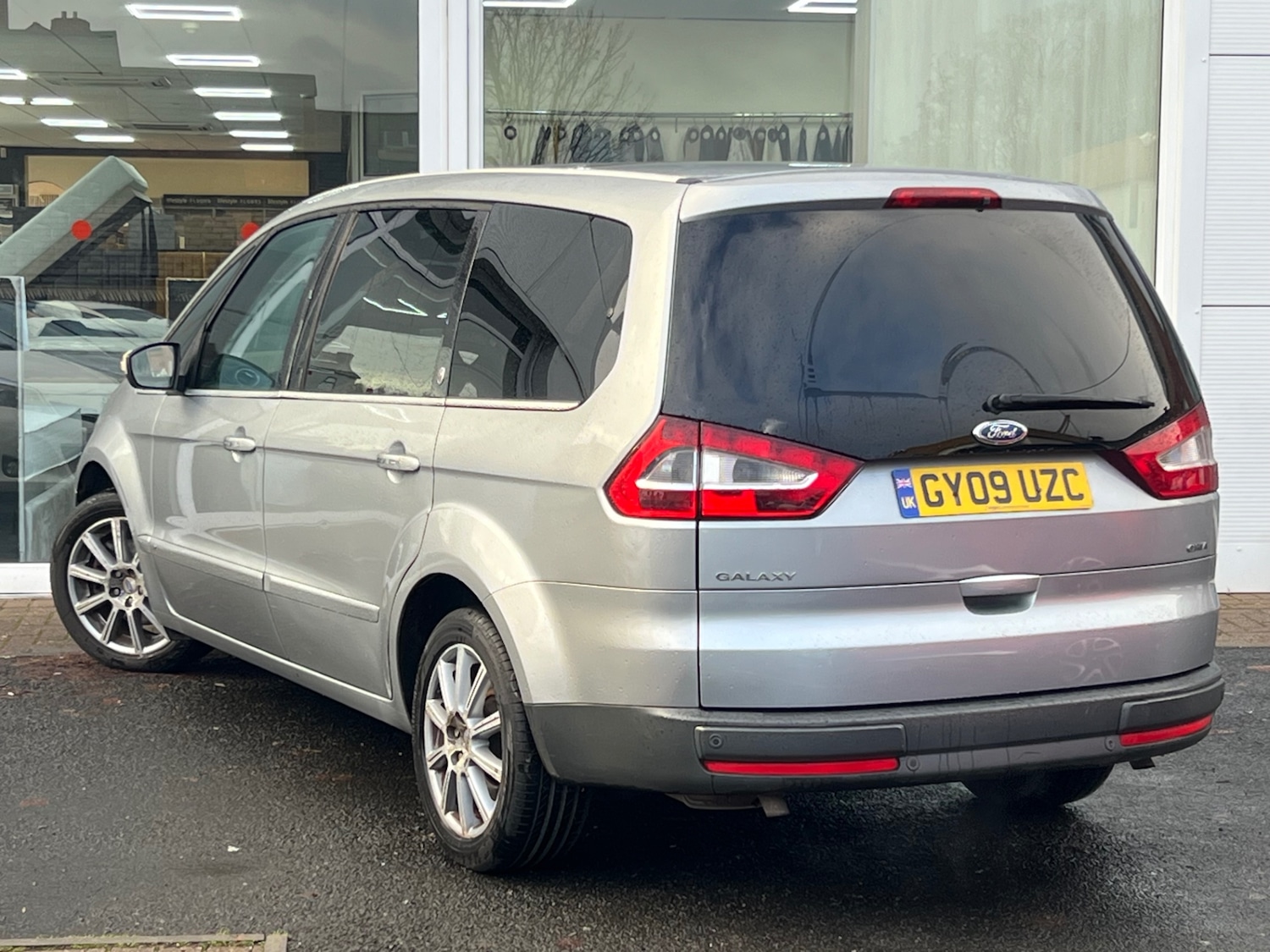 Used Ford Galaxy 2009 for sale - 76855369: Photo 2