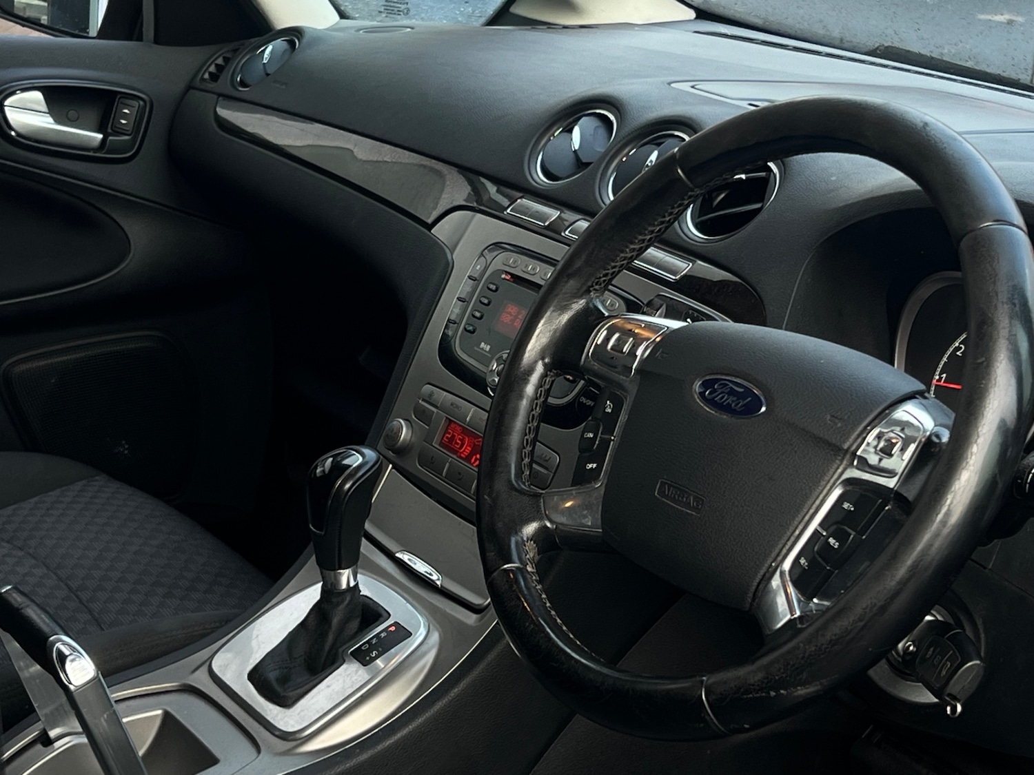 Used Ford Galaxy 2009 for sale - 76855369: Photo 5