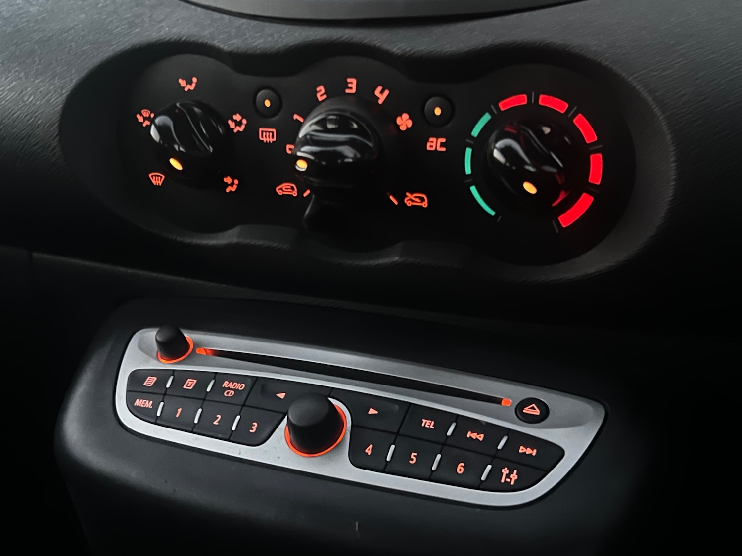 Used Renault Twingo 2011 for sale - 76615736: Photo 9