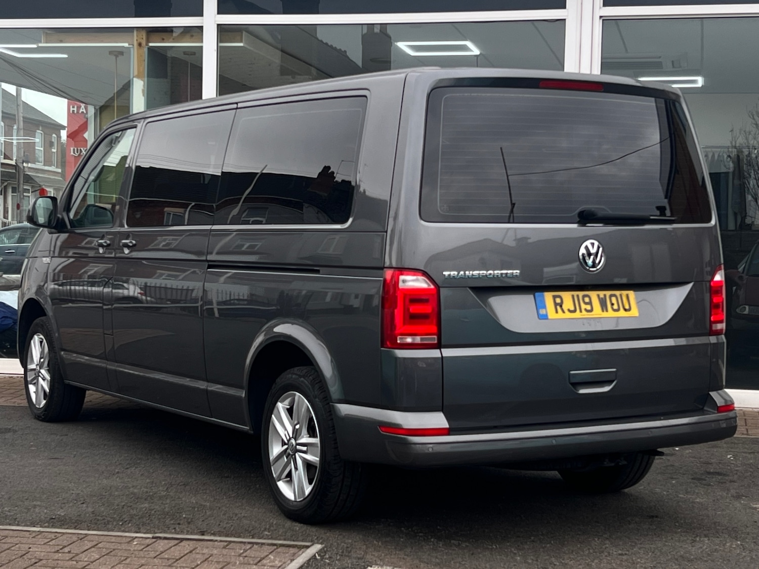 Used Volkswagen Transporter Shuttle 2019 for sale - 77730012: Photo 24
