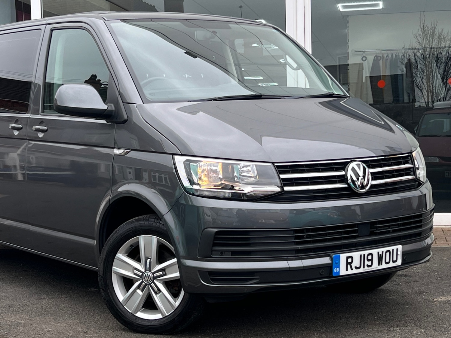Used Volkswagen Transporter Shuttle 2019 for sale - 77730012: Photo 3