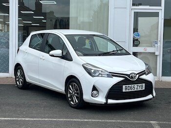 Used Toyota Yaris 2015 for sale - 75640981: Photo