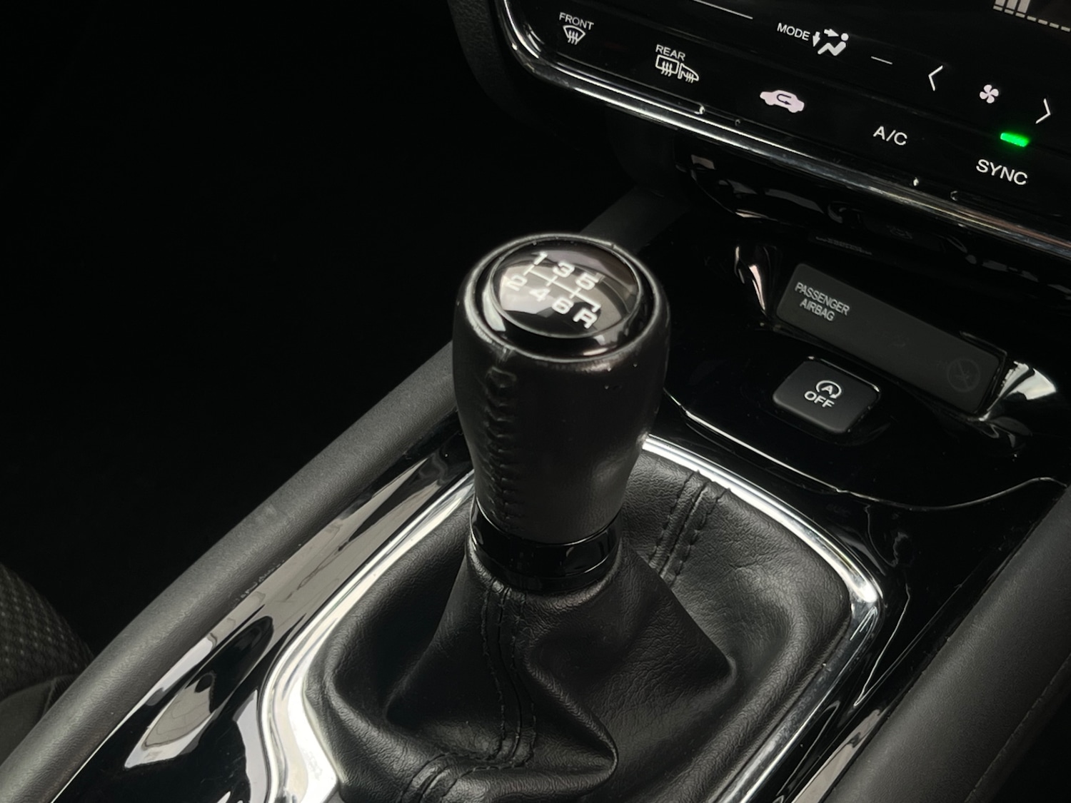 Used Honda HR-V 2015 for sale - 77159415: Photo 8