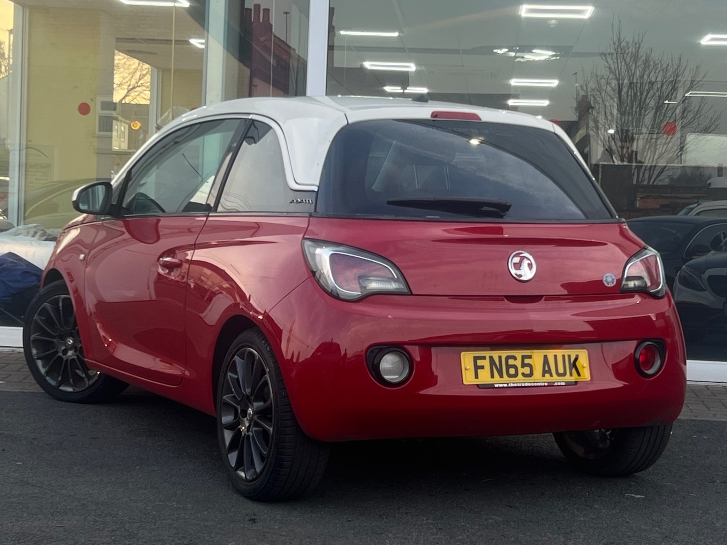 Used Vauxhall ADAM 2015 for sale - 77952284: Photo 2
