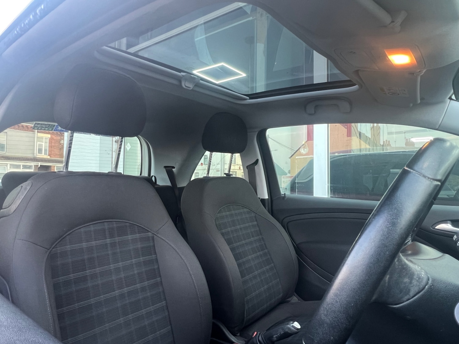 Used Vauxhall ADAM 2015 for sale - 77952284: Photo 7