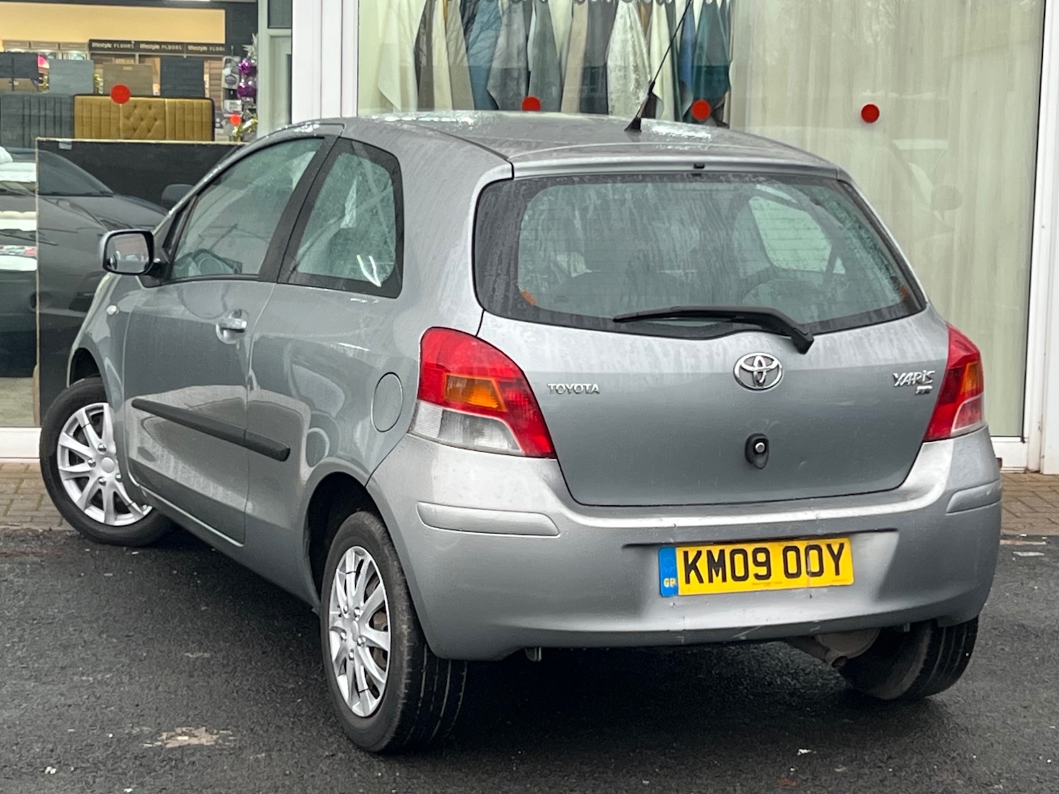 Used Toyota Yaris 2009 for sale - 76979944: Photo 2