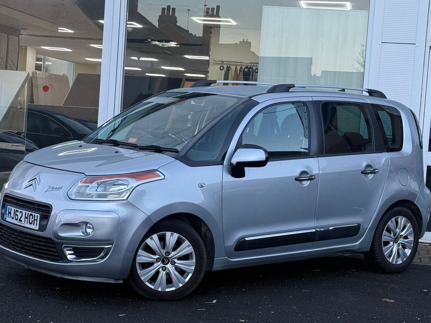 Used Citroen C3 Picasso 2012 for sale - 77245117: Photo 2
