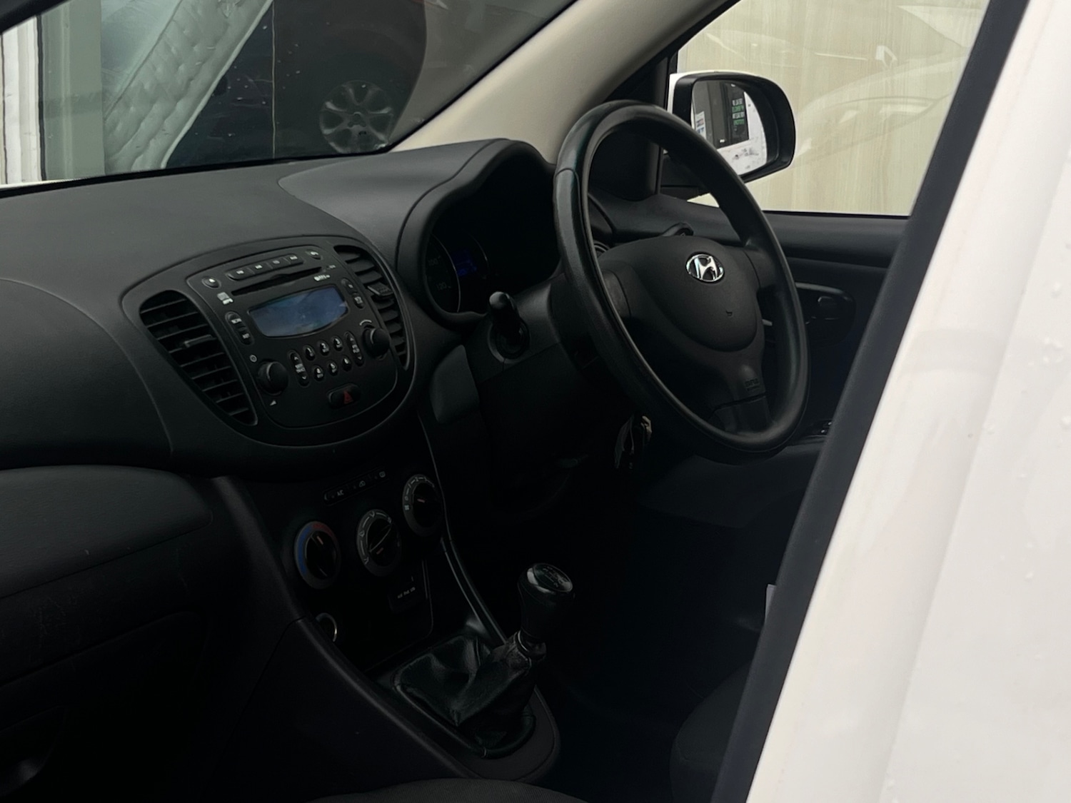 Used Hyundai i10 2013 for sale - 76780542: Photo 4