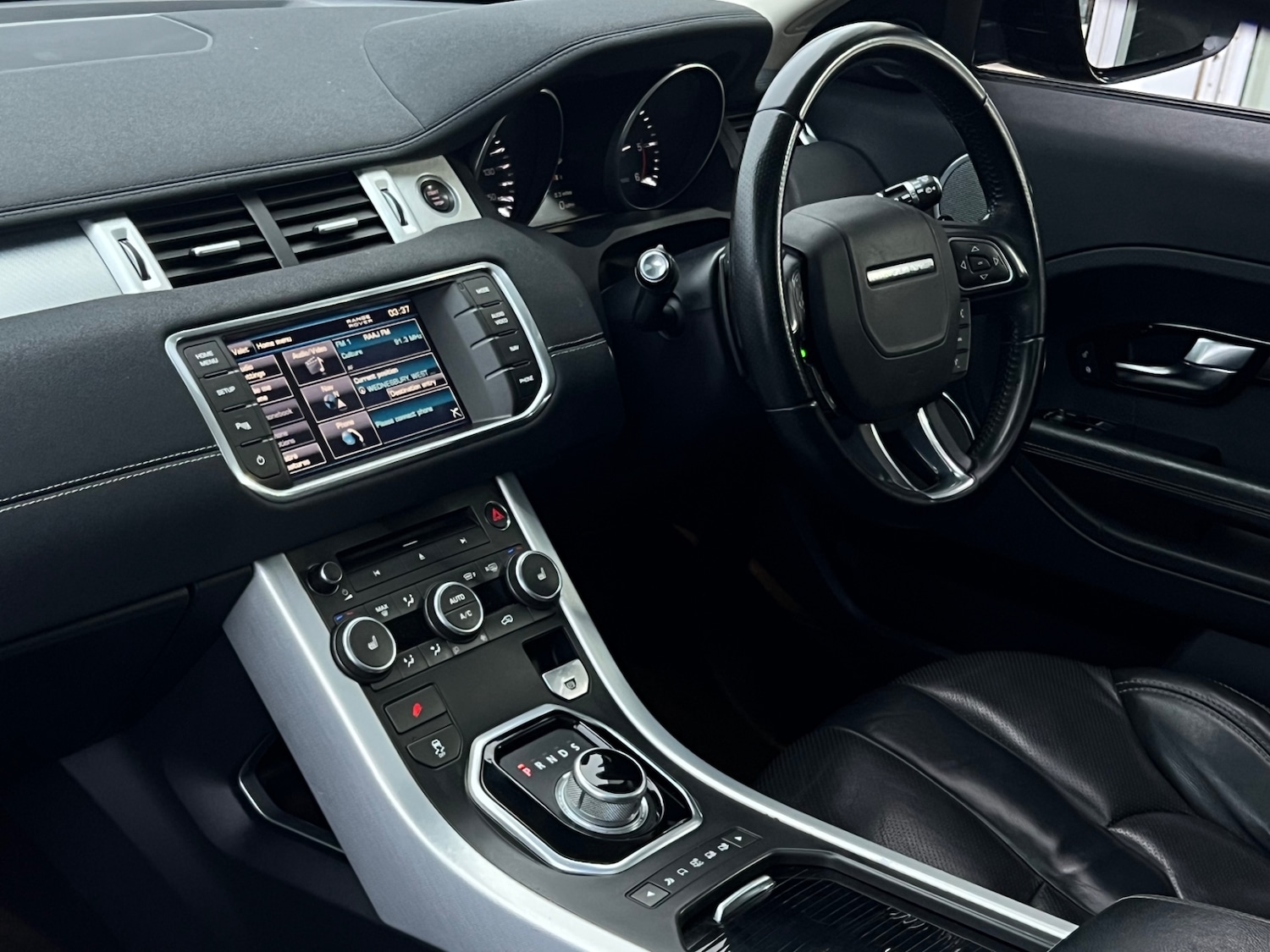 Used Land Rover Range Rover Evoque 2011 for sale - 77450000: Photo 10