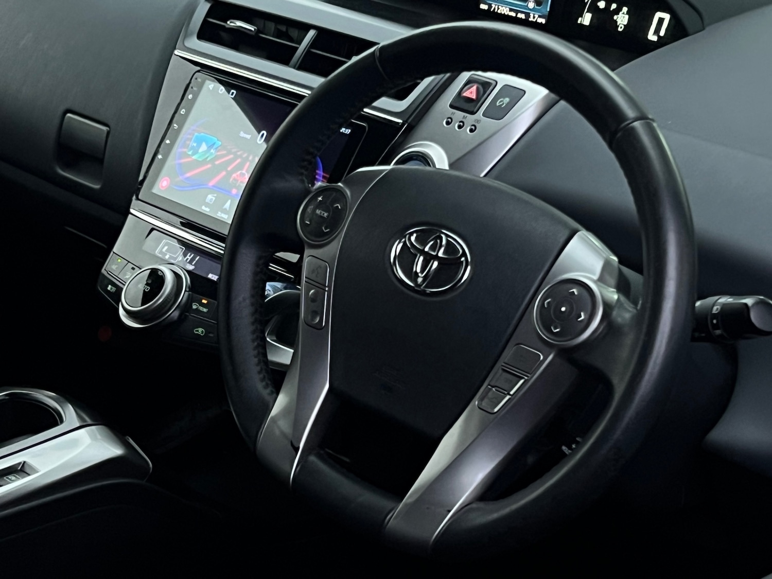 Used Toyota Prius+ 2024 for sale - 76666213: Photo 10