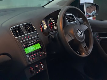 Used Volkswagen Polo 2013 for sale - 76932313: Photo