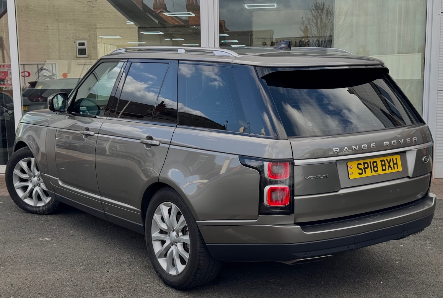 Used Land Rover Range Rover 2018 for sale - 78078545: Photo 2