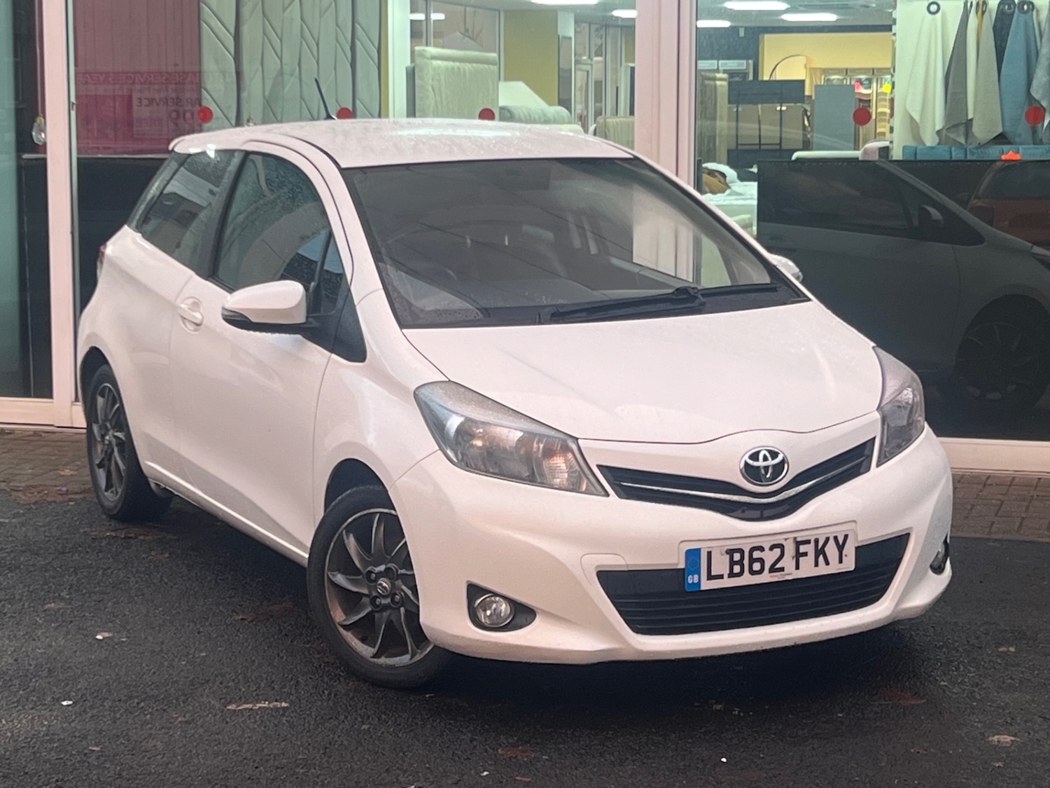 Used Toyota Yaris 2013 for sale - 76534079: Photo 1