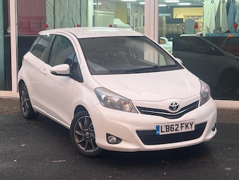 2013 (62) - 1.33 VVT-i Trend 3dr