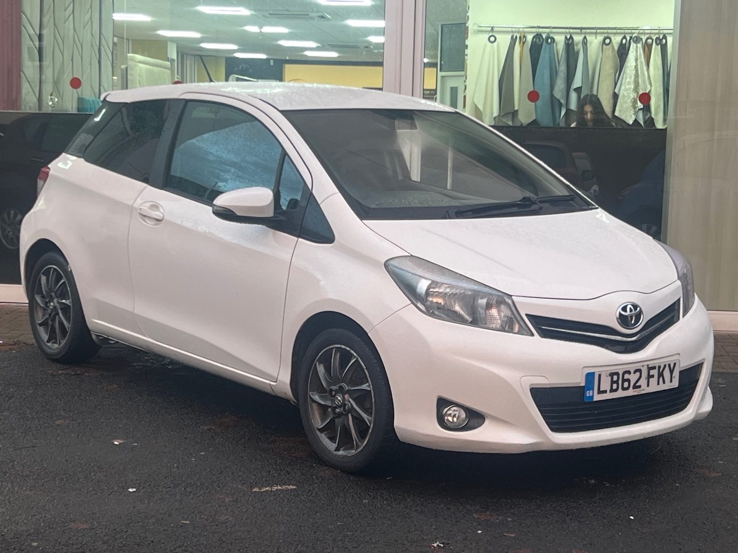 Used Toyota Yaris 2013 for sale - 76534079: Photo 7
