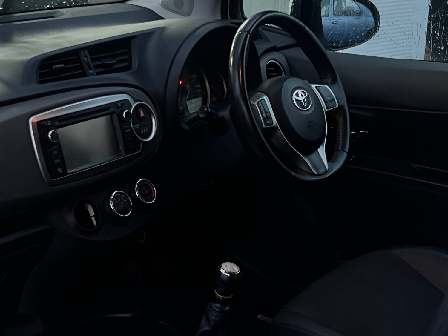 Used Toyota Yaris 2013 for sale - 76534079: Photo 8