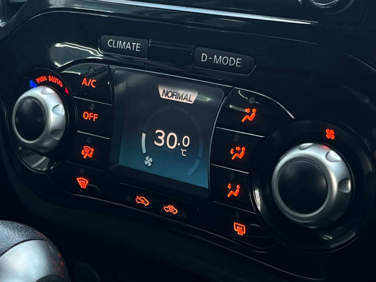 Used Nissan Juke 2014 for sale - 77802785: Photo 11