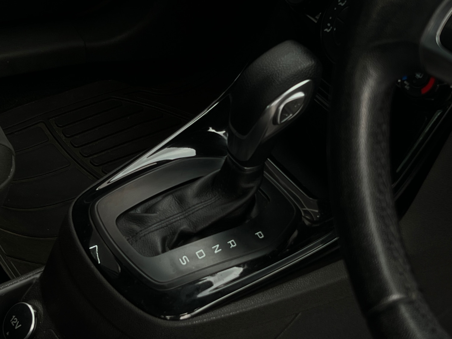 Used Ford Fiesta 2014 for sale - 77650072: Photo 2