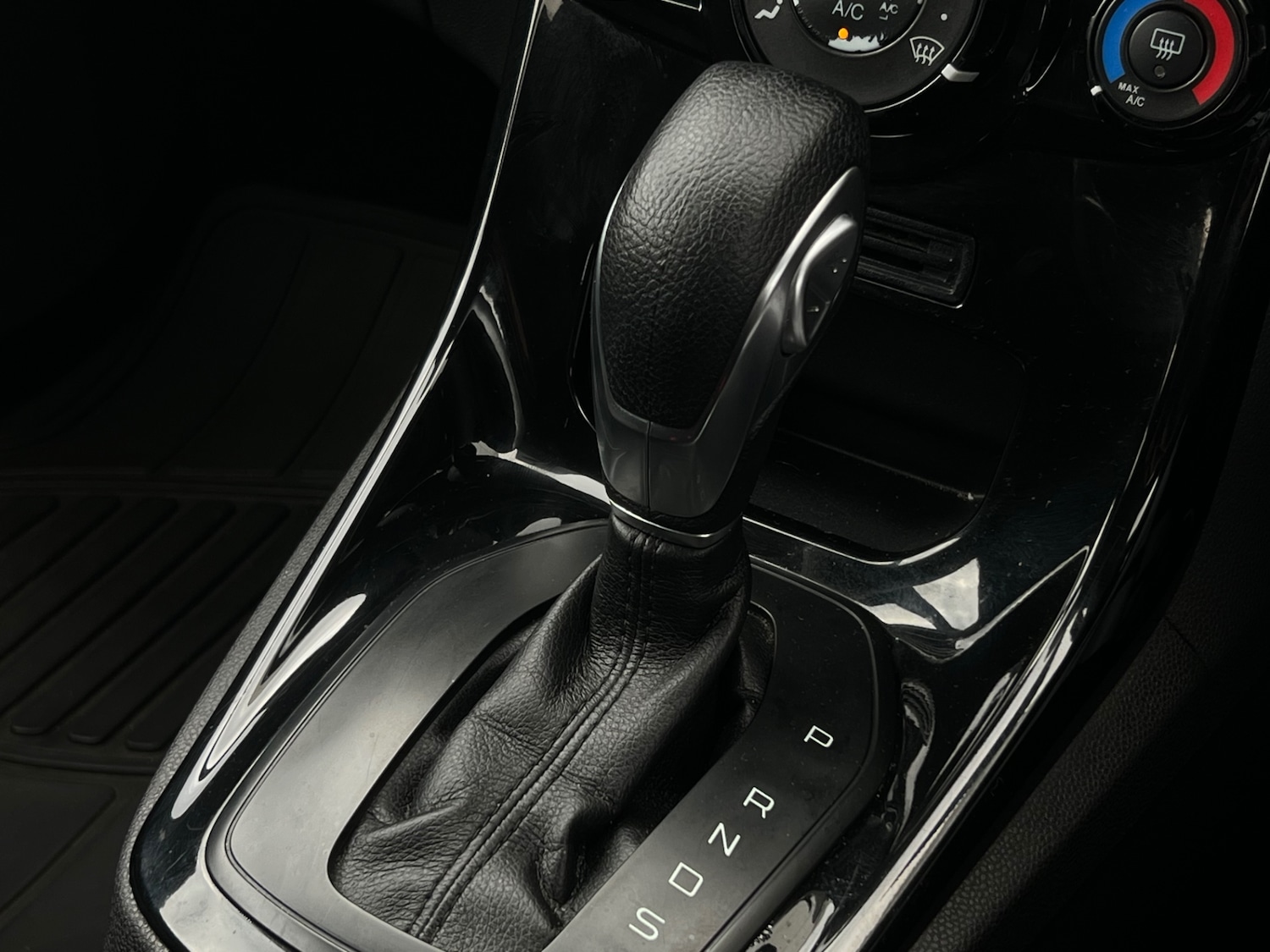 Used Ford Fiesta 2014 for sale - 77650072: Photo 9