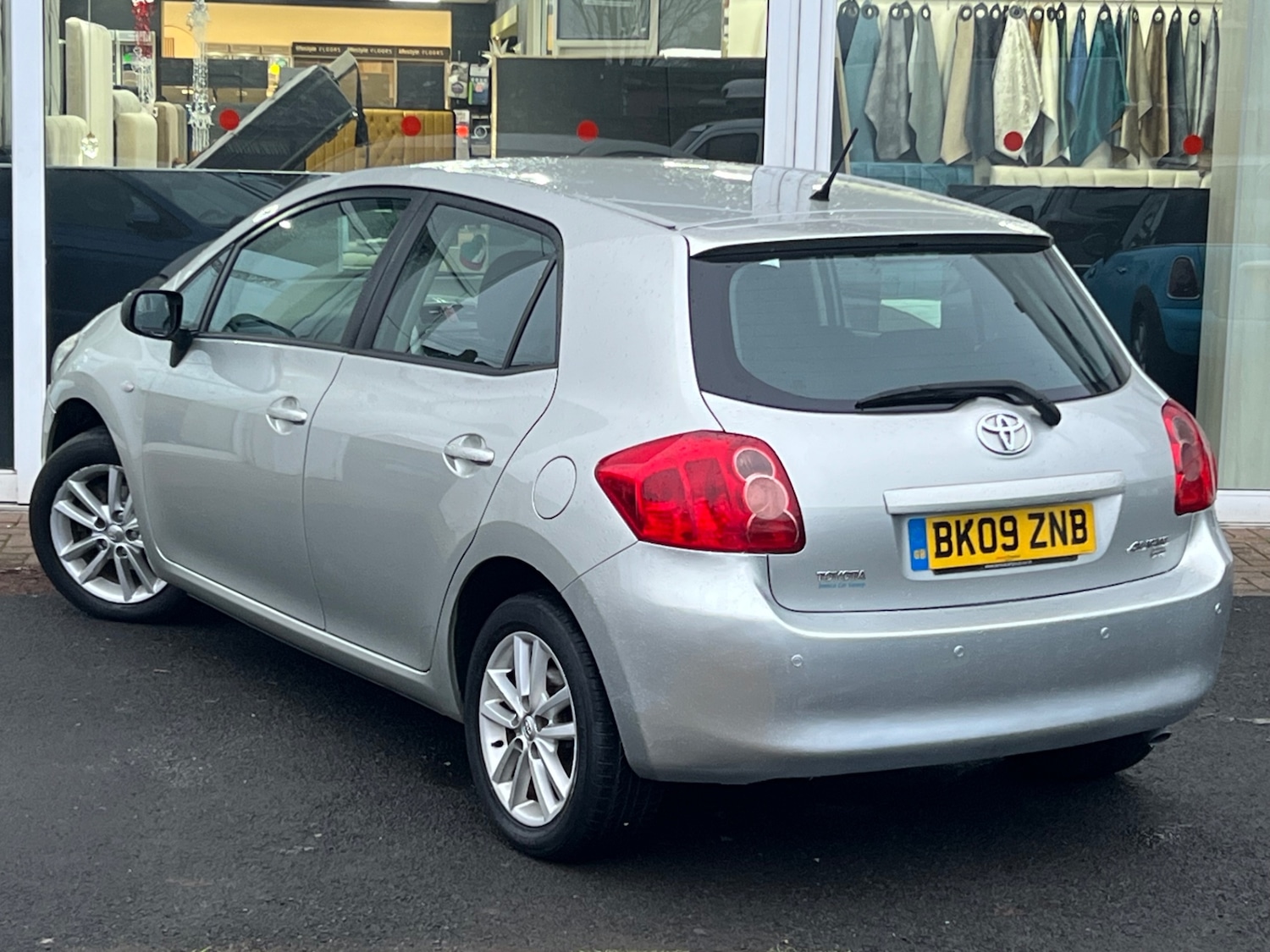 Used Toyota Auris 2009 for sale - 77024350: Photo 2