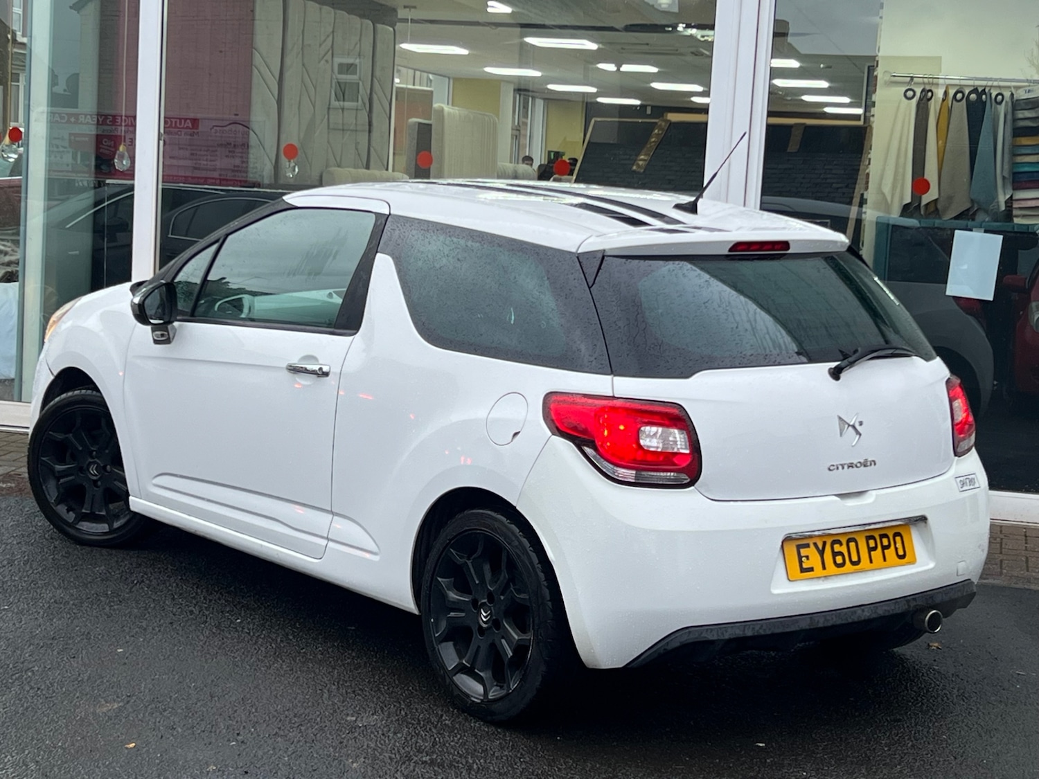 Used Citroen DS3 2010 for sale - 77476830: Photo 2